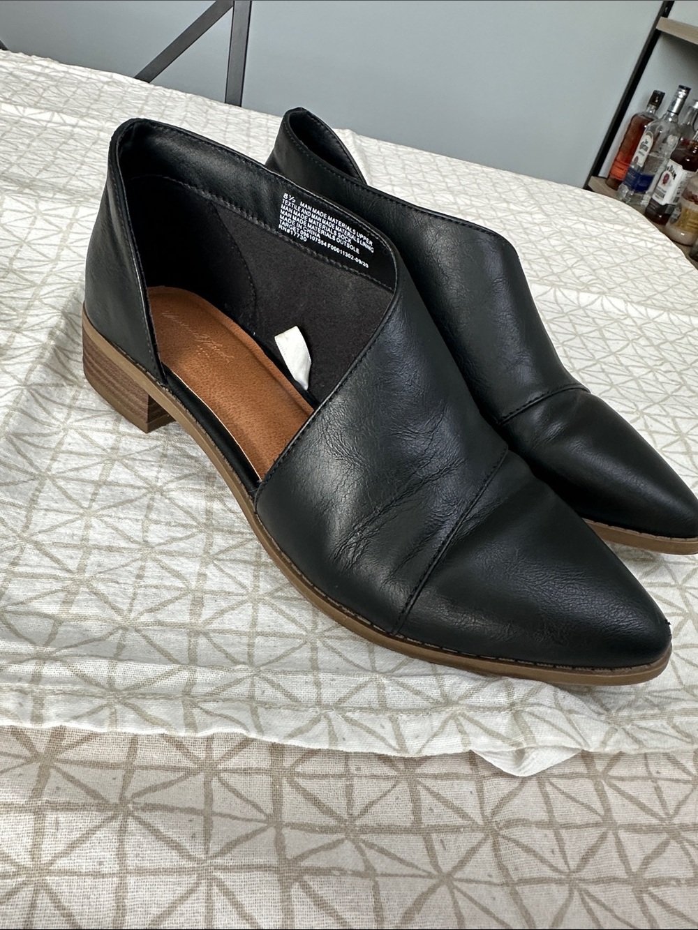 Universal Thread Black Pointed Toe Cutout Mules